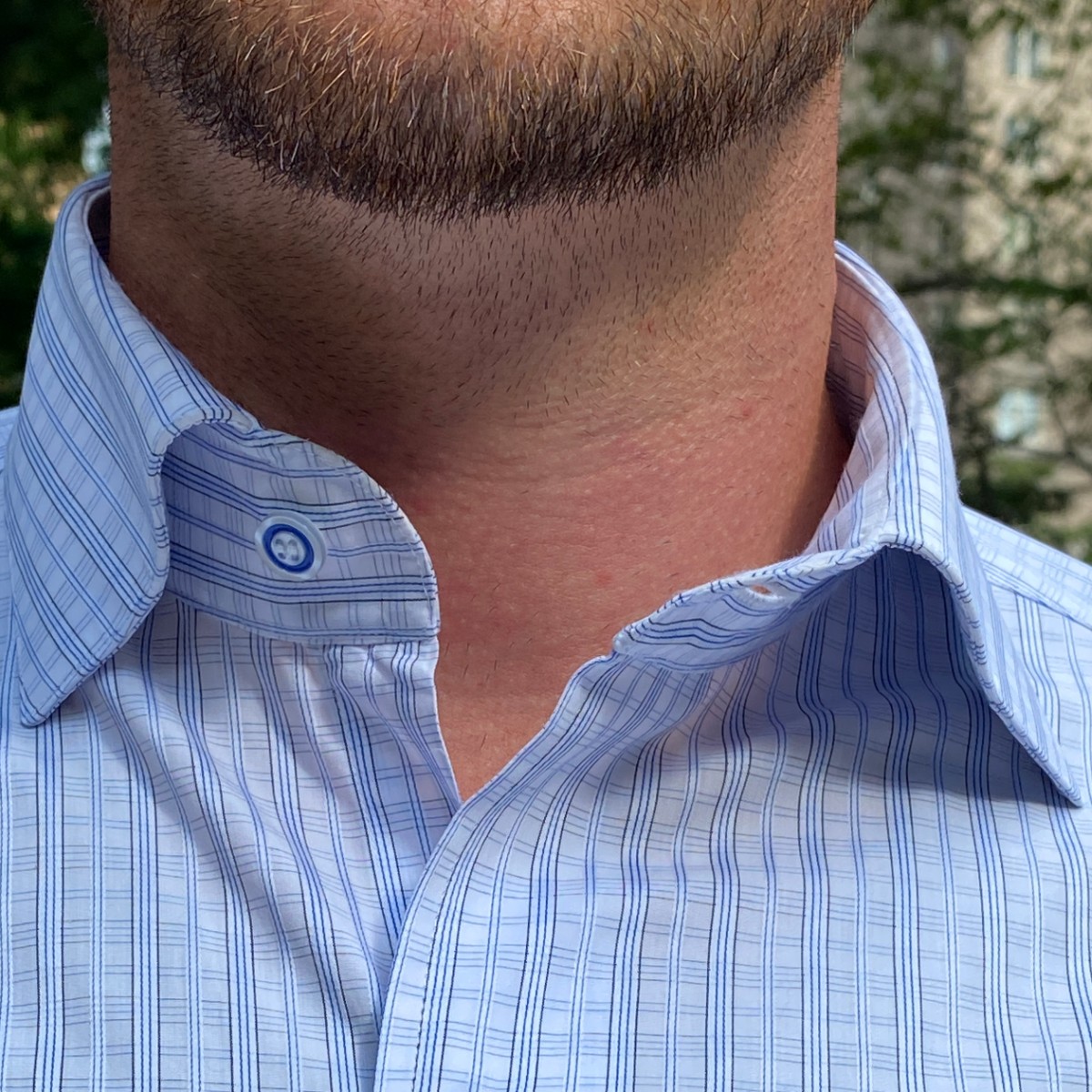 shirt collar with one stay missing