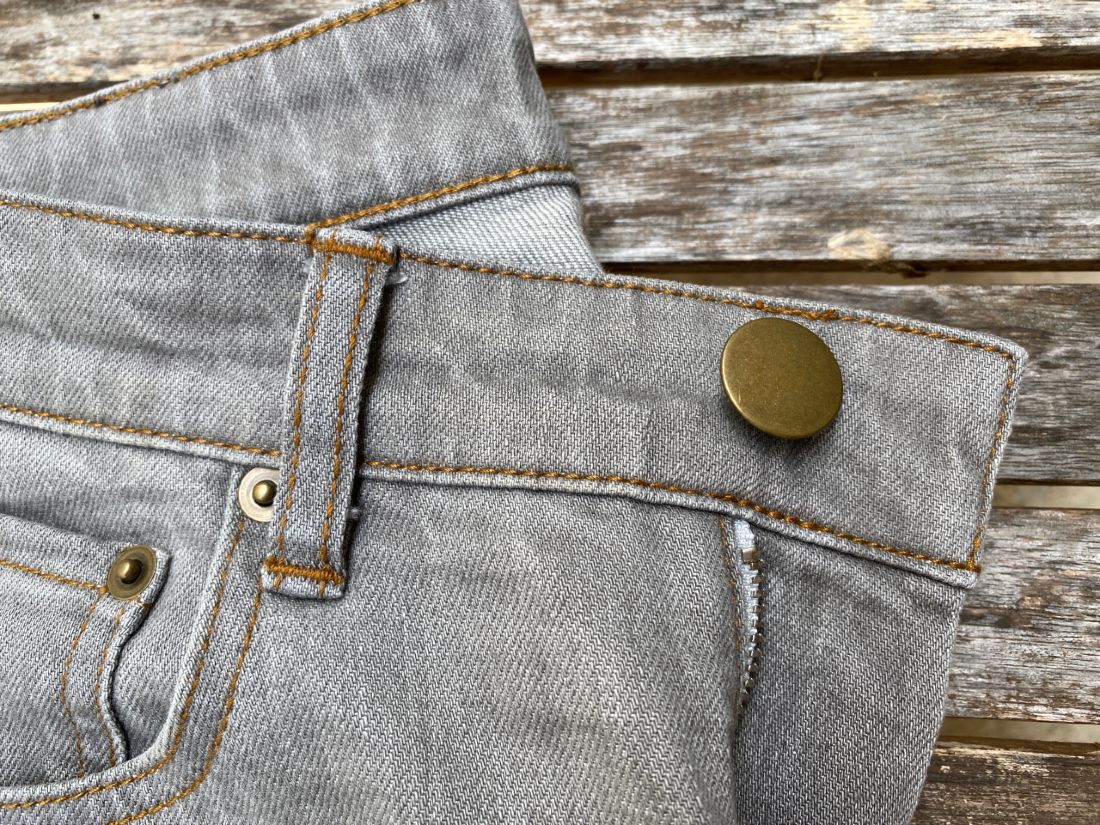 custom denim buttons and rivets